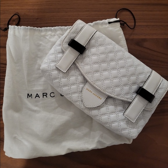 Marc Jacobs Handbags - Authentic Marc Jacobs special Edition clutch